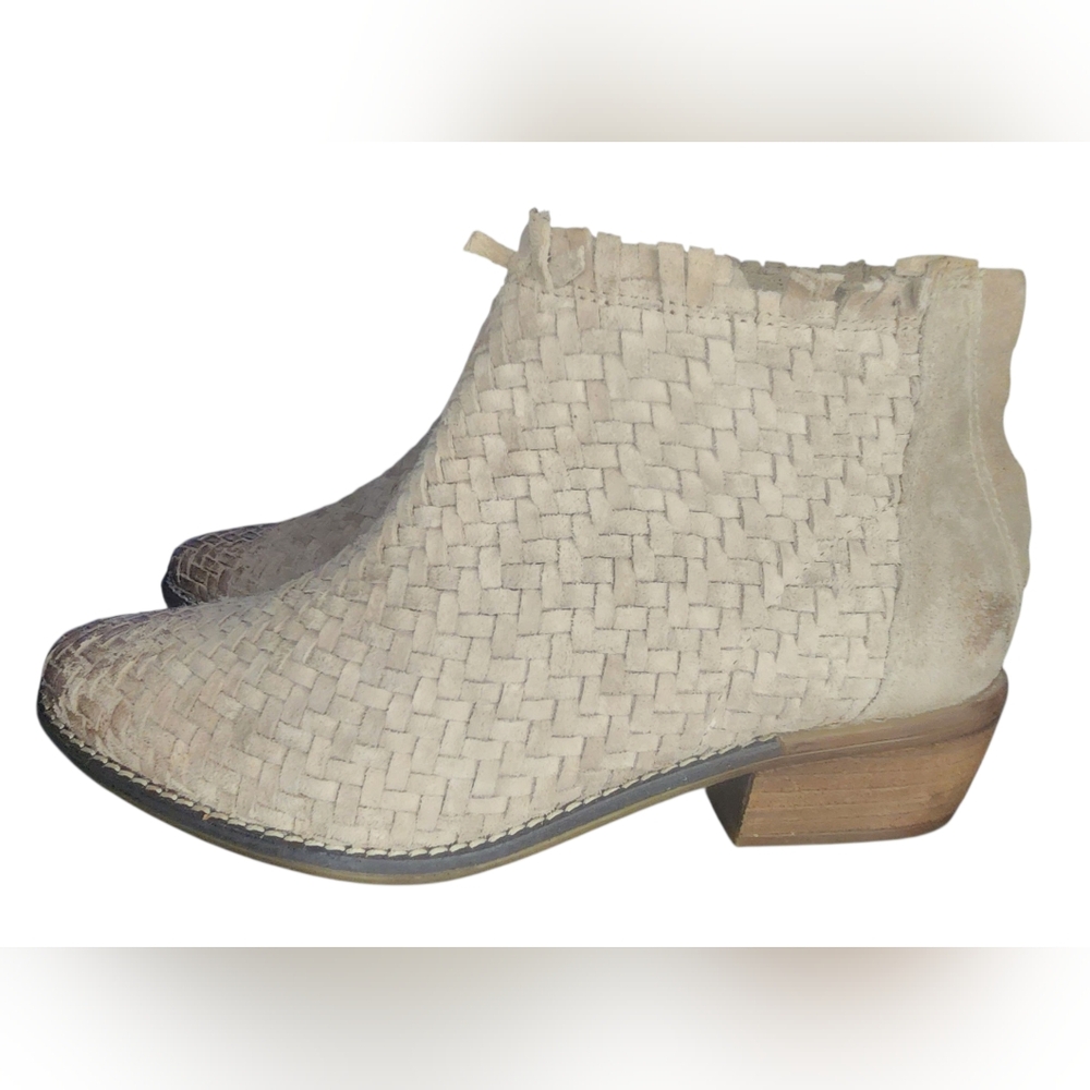 Very Volatile Nashwan Bootie, Womens 9.5 - Picture 3 of 10